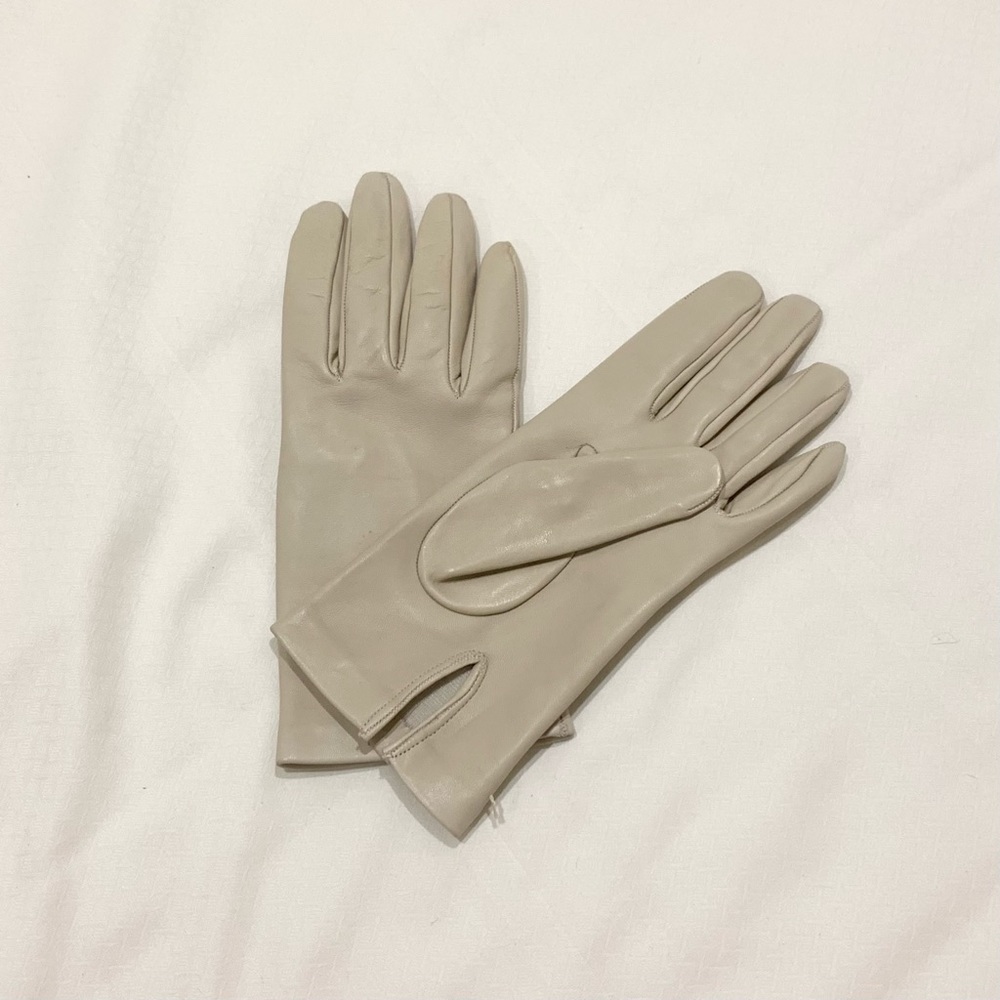 NEW Ivory White Italian Leather Driving Gloves - Silk Lined